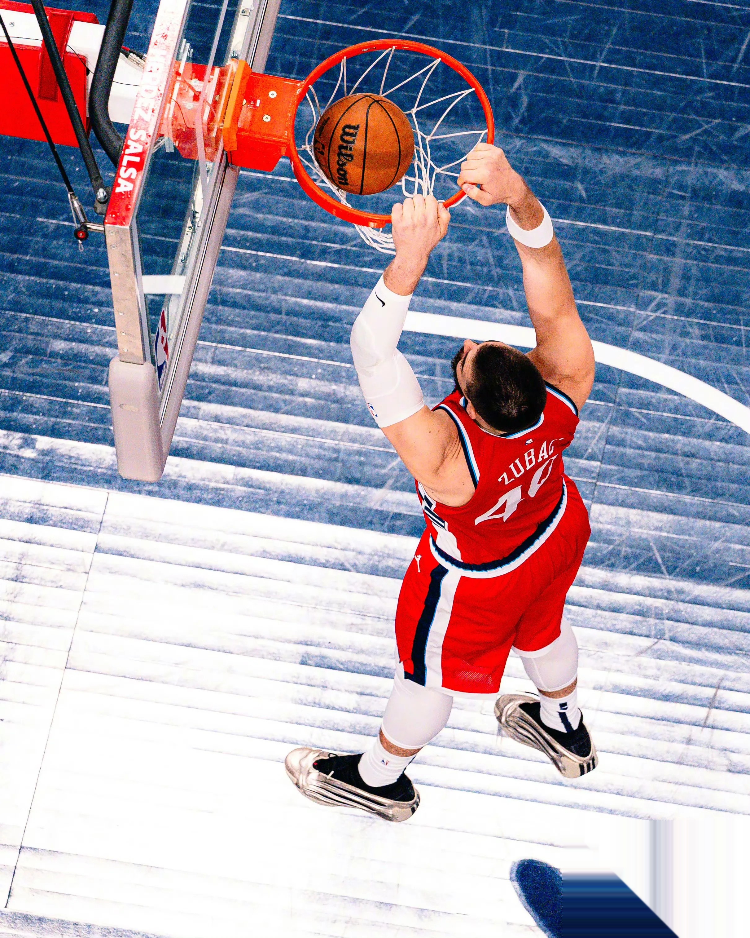 九游体育-哈登迎来二十赛季高光表现，SKT球迷沸腾！-九游体育