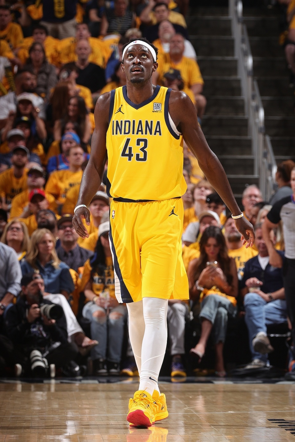 九游娱乐-西亚卡姆迎来五赛季出色发挥，公牛观众热烈欢呼！-九游娱乐